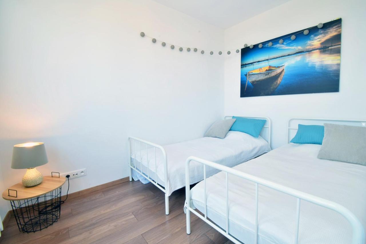 Avis Apartments - Gdynia Skwer Kosciuszki 13 Bagian luar foto